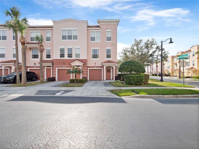 3 bedroom Condominium at 8013 COOL BREEZE DRIVE #116, VISTA CAY, ORLANDO — photo 3