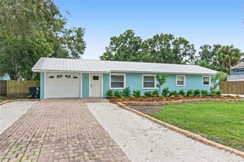 3 bedroom Single Family Residence at 221 Ontario Avenue, Crystal Beach Rev, Crystal Beach — photo 1