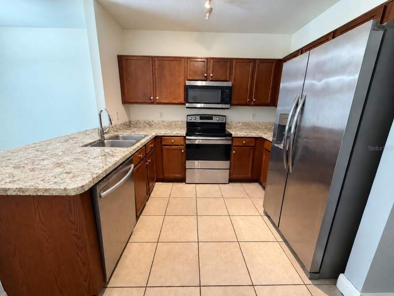 2 bedroom Townhouse at 6343 Osprey Lake Circle, Osprey Run Twnhms Ph 1, Riverview — photo 2