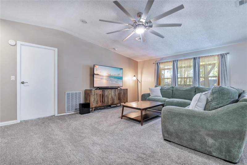 3 bedroom Single Family Residence at 37820 Ridgecrest Lane, Dundee, Lady Lake — photo 4
