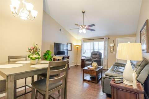 10118 Hunters Point Court, Tampa FL - photo 11 of 38