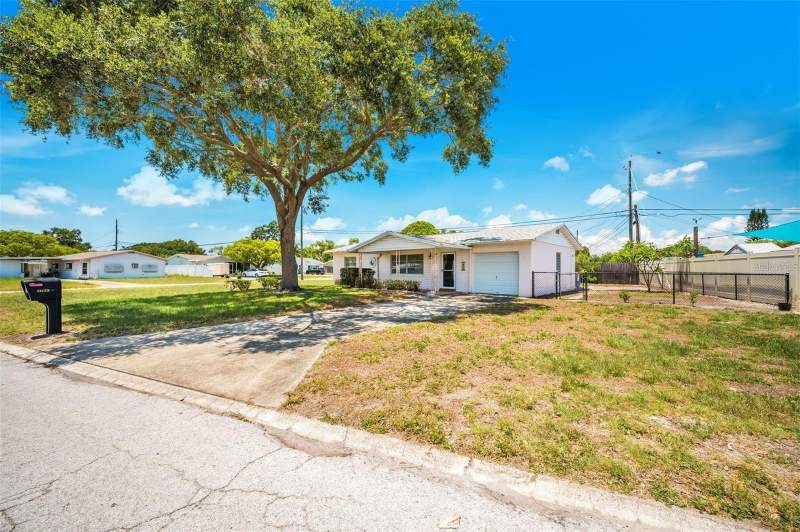 2 bedroom Single Family Residence at 10833 111TH PLACE, ORANGE MANOR, SEMINOLE — photo 4