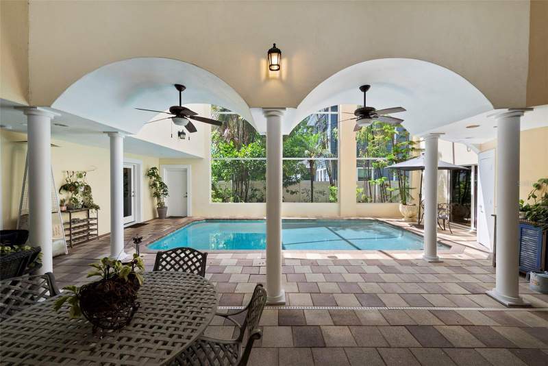 6 bedroom Single Family Residence at 4106 W San Miguel Street, Highland Terrace, Tampa — photo 5