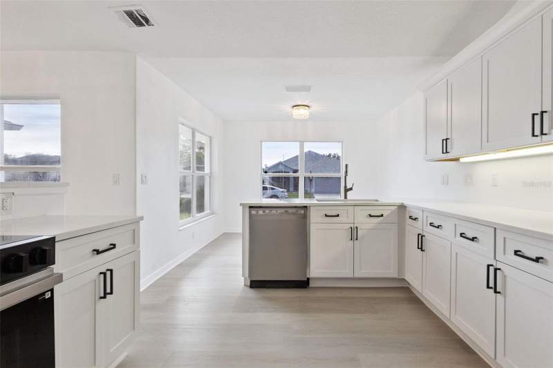 3 bedroom Single Family Residence at 5729 King James Avenue, Royal Highlands Ph 01B, Leesburg — photo 4