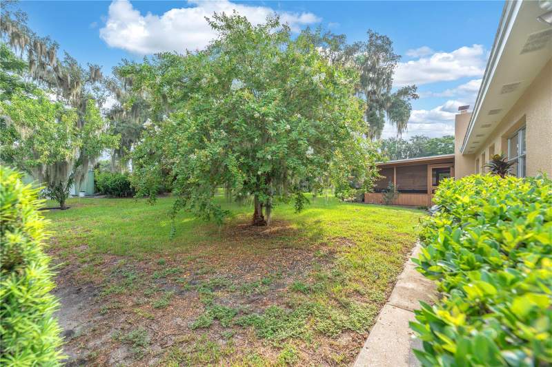 3 bedroom Single Family Residence at 110 Ashbrook Drive, Crestwood Estates Unit 2, Brandon — photo 5