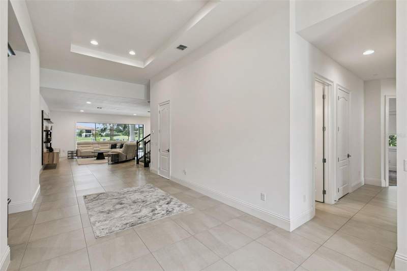 4 bedroom Single Family Residence at 10840 Mobberley Circle, Eagle Crk Ph 1C-2 Pt E Village F, Orlando — photo 5