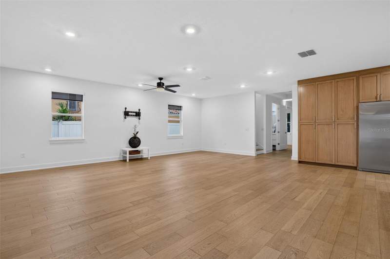5 bedroom Single Family Residence at 5818 1/2 S 6th Street, Southside, Tampa — photo 5