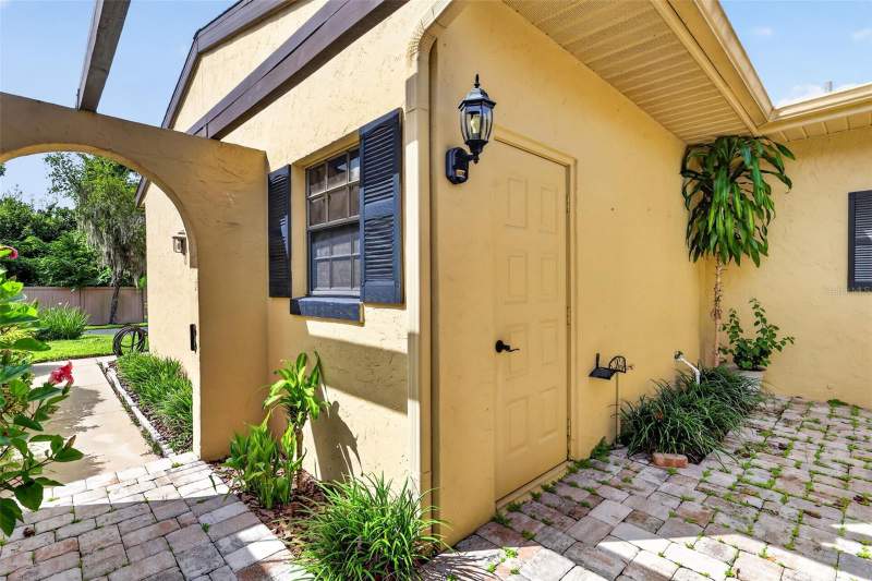 2 bedroom Condominium at 1111 Lakeshore Drive #C3, Fairoaks Condo, Eustis — photo 4