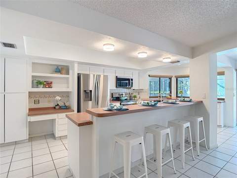 4324 Southpark Drive, Tampa FL - photo 16 of 52
