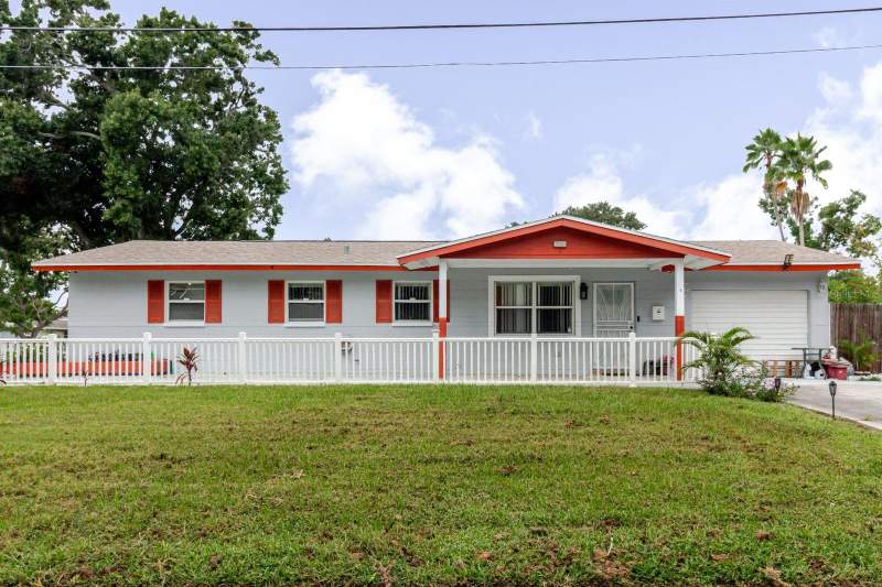 4 bedroom Single Family Residence at 7200 8th Street, Chatham Park, St Petersburg — photo 2