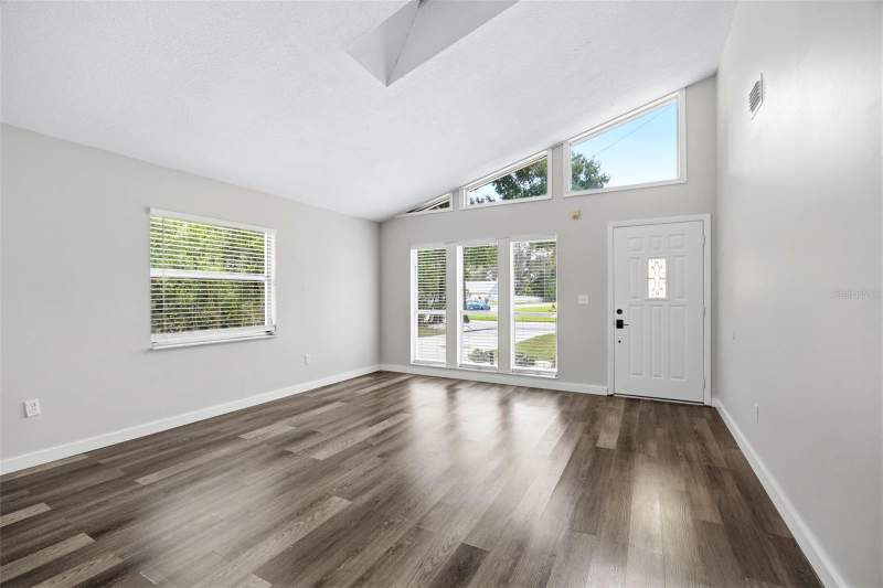 2 bedroom Single Family Residence at 2801 51st Avenue, Maximo Heights, St Petersburg — photo 5