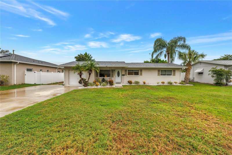 4 bedroom Single Family Residence at 5355 14th Avenue, Whites Lake, St Petersburg — photo 1