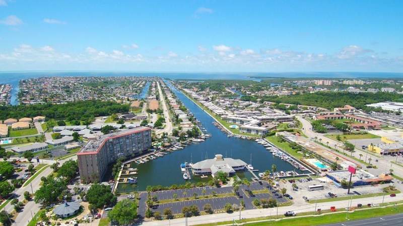 2 bedroom Condominium at 5015 US Highway 19 #408, Flor A Mar, New Port Richey — photo 2