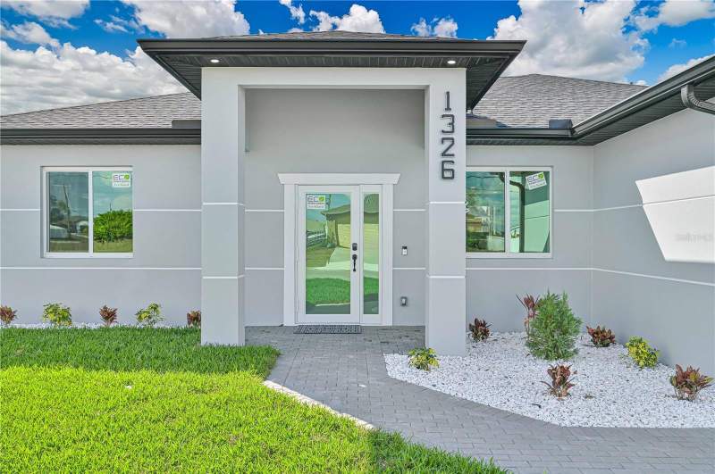 3 bedroom Single Family Residence at 1326 NE 7th Place, Cape Coral, Cape Coral — photo 4