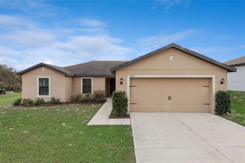 3 bedroom Single Family Residence at 1904 PIEDMONT COURT, MASCOTTE LAKE JACKSON RIDGE PH 01, MASCOTTE — photo 2