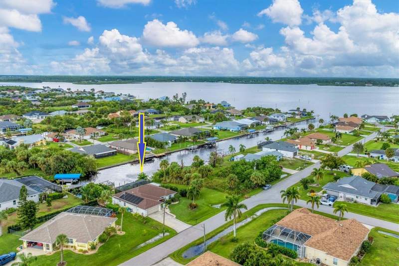 3 bedroom Single Family Residence at 2555 Dixon Terrace, Port Charlotte Sec 060, Port Charlotte — photo 3