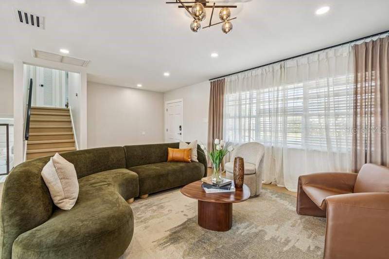 5 bedroom Single Family Residence at 8722 Hickorywood Lane, Bay Crest Park Unit 08, Tampa — photo 4