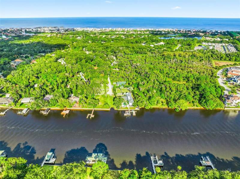 4 bedroom Single Family Residence at 10 Pamela Parkway, Likens Subd Lots 27 & 28 Or 289 Pg 765 Or 397 Pg 1, Palm Coast — photo 4