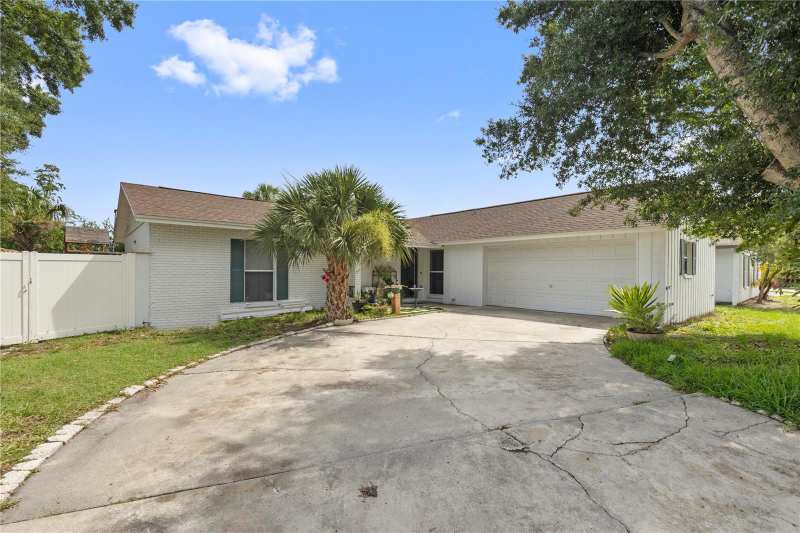 3 bedroom Single Family Residence at 7529 Armand Circle, Townn Country Park Sec 9 Un 02, Tampa — photo 1