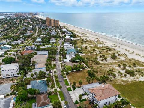 1024 Eldorado Avenue, Clearwater Beach FL - photo 9 of 23