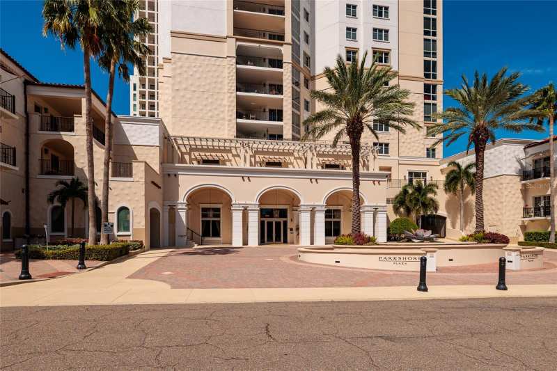 3 bedroom Condominium at 300 Beach Drive #1804, Parkshore Plaza Condo, St Petersburg — photo 1