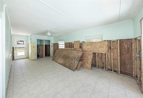 875 Bruce Avenue, Clearwater FL - photo 10 of 34