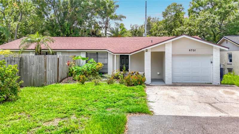 3 bedroom Single Family Residence at 6701 Village Grove Court, Timberlane Sub Unit 6, Tampa — photo 1