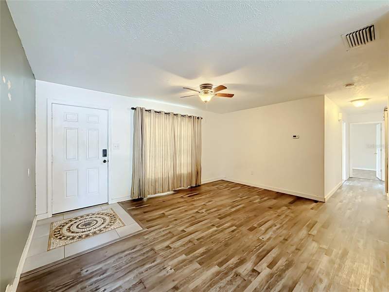 3 bedroom Single Family Residence at 1405 Pembrook Drive, Hampton Court, Leesburg — photo 4