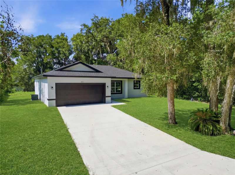 4 bedroom Single Family Residence at 881 W Wisconsin Avenue, Orange City Deland Farms, Orange City — photo 1