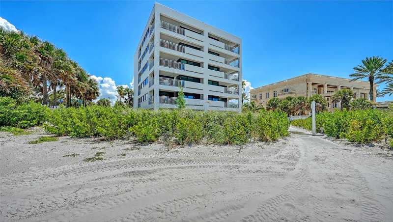 1 bedroom Condominium at 1001 Point Of Rocks Road #310, Siesta Sands Resort, Sarasota — photo 1