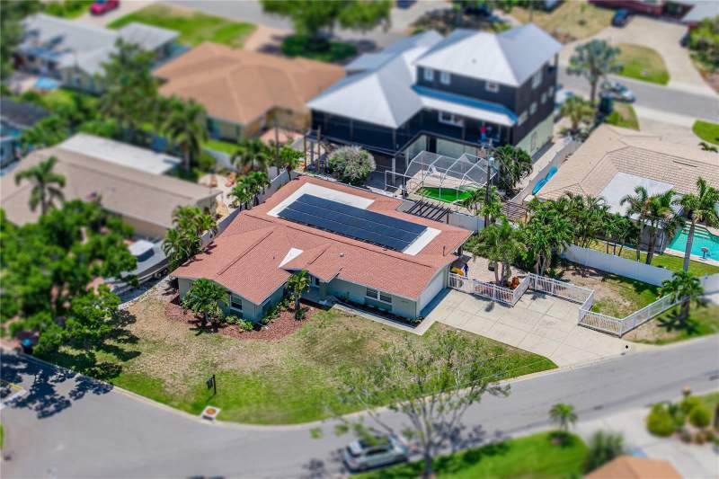 4 bedroom Single Family Residence at 6717 Cardinal Drive, Pasadena Golf Club Estates Sec 4, St Petersburg — photo 4
