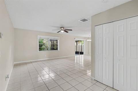 301 Regal Park Drive, Valrico FL - photo 6 of 17