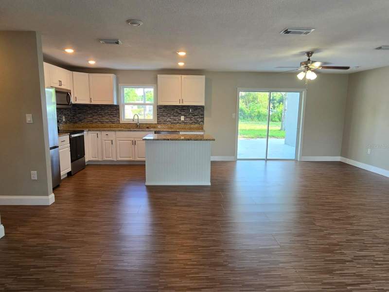 4 bedroom Single Family Residence at 11548 Missouri Street, Leesburg, Leesburg — photo 4