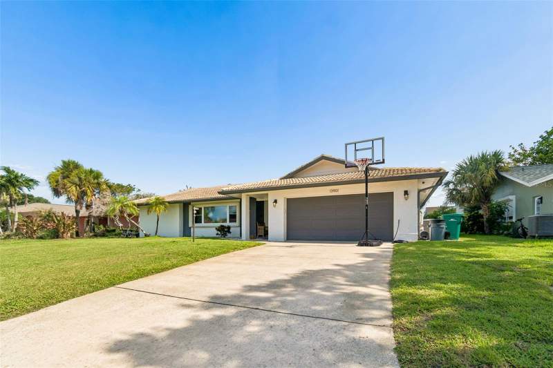 4 bedroom Single Family Residence at 13901 88th Terrace, Oakhurst Park 1st Add, Seminole — photo 2