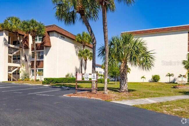 2 bedroom Condominium at 208 NE MONROE CIRCLE #307, COVINGTON COURT HYDE PARK CONDO, ST PETERSBURG — photo 1