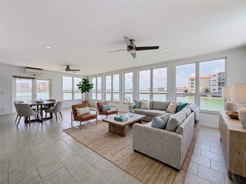 2 bedroom Condominium at 210 Dolphin Point #C, 210 Dolphin Point Condo, Clearwater Beach — photo 3