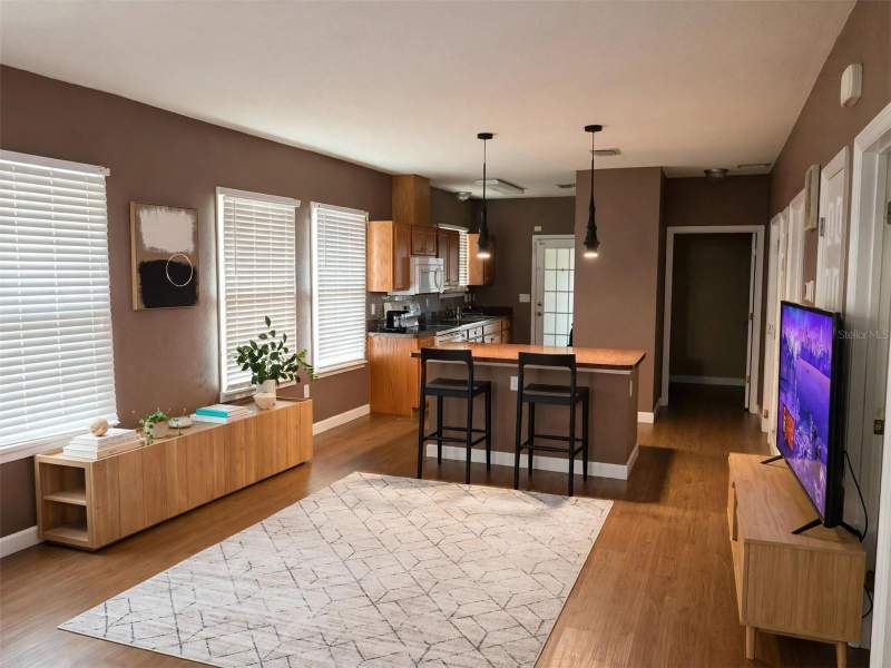 2 bedroom Single Family Residence at 1712 W Main Street, Leesburg Realty Companys Add, Leesburg — photo 5