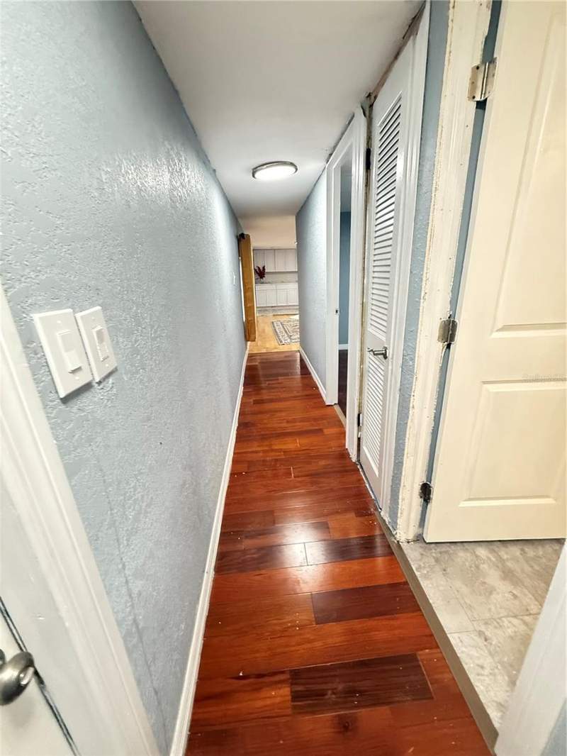 2 bedroom Mobile Home at 6905 Azlee Avenue, Anclote River Acres, New Port Richey — photo 4