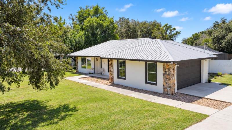 3 bedroom Single Family Residence at 2710 Willow Oaks Drive, Buckhorn Oaks Unit 1, Valrico — photo 2
