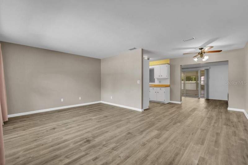 3 bedroom Single Family Residence at 1105 N Parsons Avenue, Brandon Grove Estates Unit 1, Brandon — photo 5