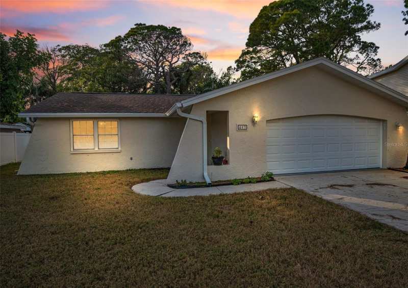 3 bedroom Single Family Residence at 817 Riverside Drive, Sunset Hills Rep, Tarpon Springs — photo 1
