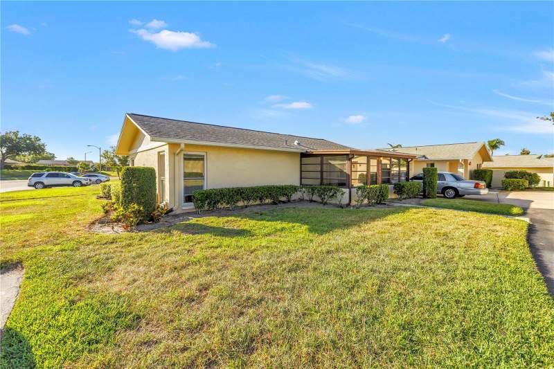 2 bedroom Villa at 2740 Highlands Boulevard #B, Highland Lakes Condo, Palm Harbor — photo 4