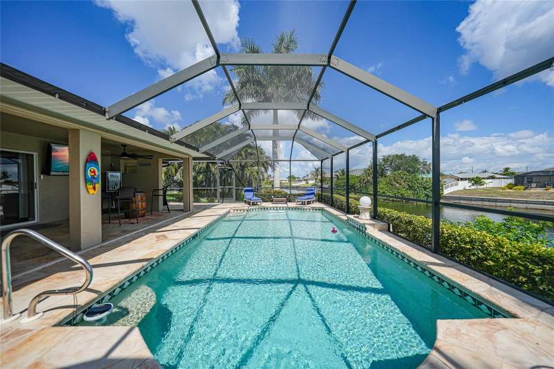 3 bedroom Single Family Residence at 515 Gleason Parkway, Cape Coral, Cape Coral — photo 2