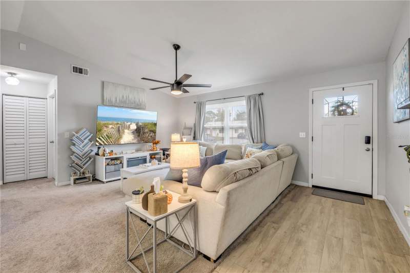 3 bedroom Single Family Residence at 3426 Yule Tree Drive, Florida Shores Un 26 Rev, Edgewater — photo 4