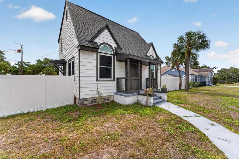 3 bedroom Single Family Residence at 1900 16th Street, Fruitland Heights, St Petersburg — photo 2