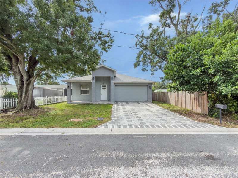 3 bedroom Single Family Residence at 3920 W Crenshaw Street, Hibiscus Gardens, Tampa — photo 1