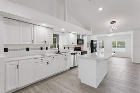 6302 Silver Oaks Drive, Zephyrhills FL - photo 7 of 33