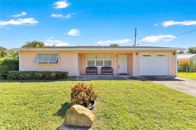 2 bedroom Single Family Residence at 867 Floraland Avenue, Sebastian Highlands, Sebastian — photo 2