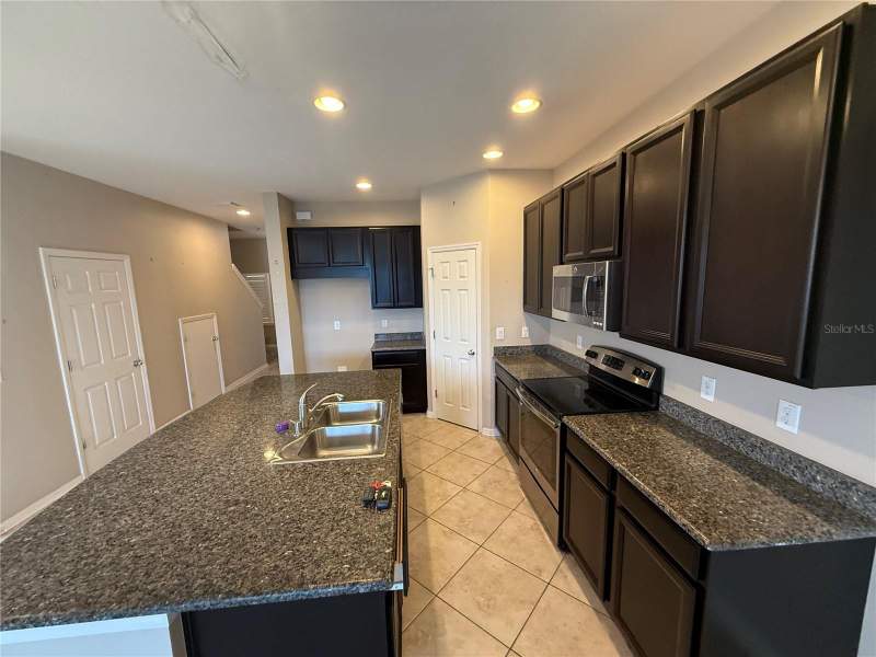 3 bedroom Townhouse at 6629 Holly Heath Drive, Oak Creek Prcl 3, Riverview — photo 3