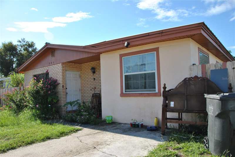 4 bedroom Single Family Residence at 2056 Balfour Circle, Clair Mel City Sec A Unit, Tampa — photo 1